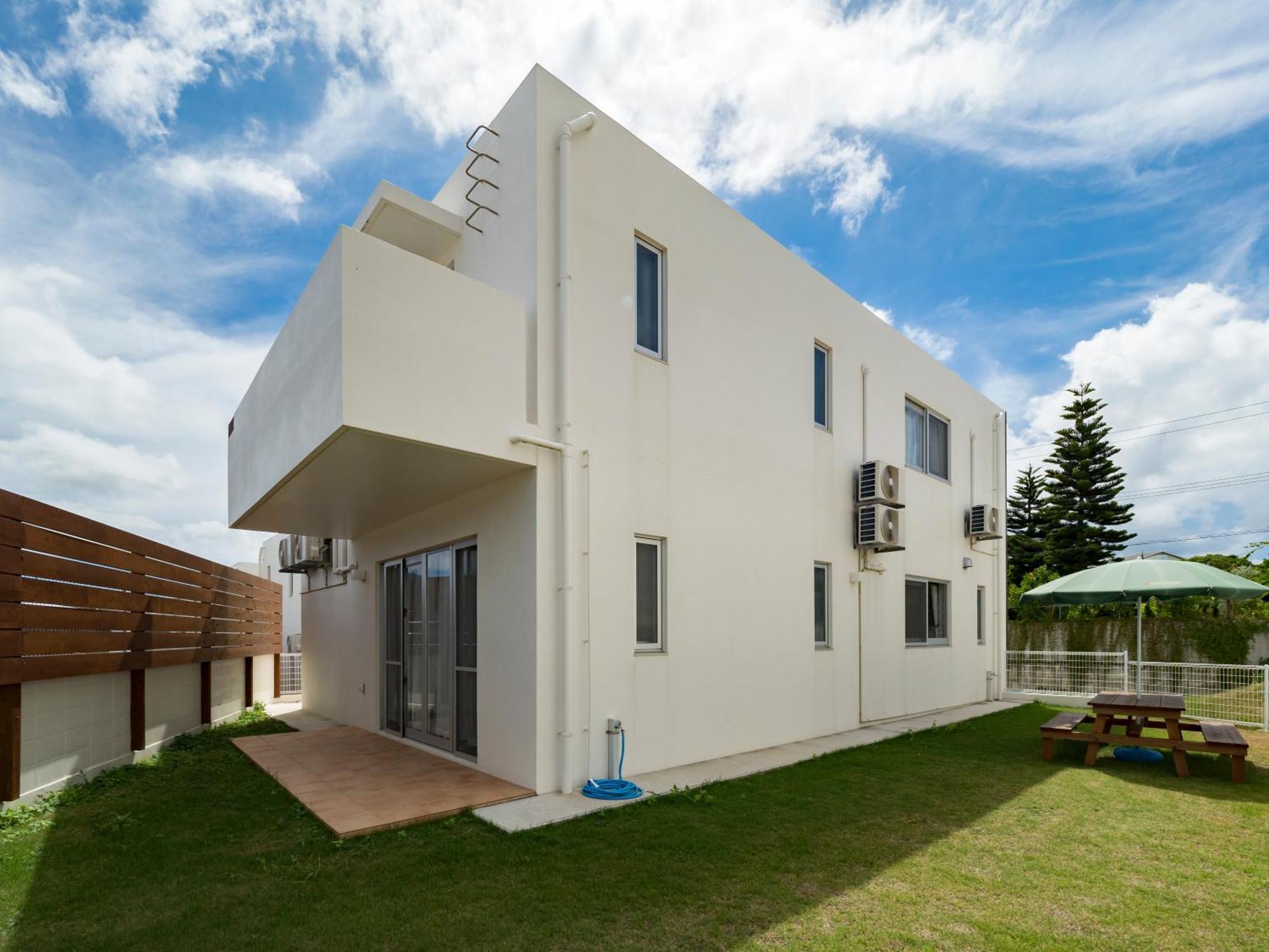 Chibana Terrace Villa Okinawa ภายนอก รูปภาพ
